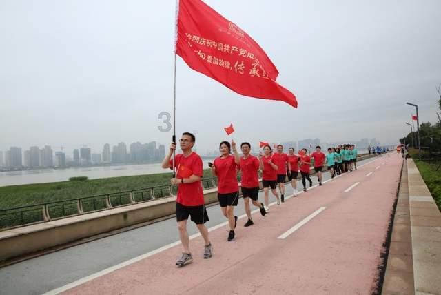 请问这个问题用什么办法可以解决.? 如图:游戏画面
